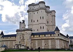Vincennes Château de Vincennes Donjon 04.jpg