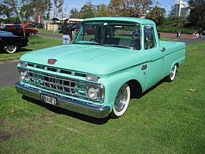 Archivo:1965 Ford F100 Pick Up