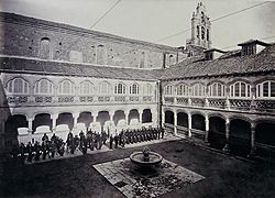 Archivo:Academia de Artillería, Patio de Orden del Convento de San Francisco en 1878