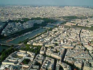 París, metrópoli de Francia.