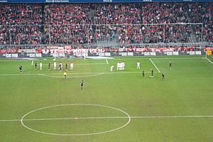 Archivo:Bayern Bolton UEFA CUP0708 Free kick