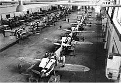 Archivo:Bundesarchiv Bild 101I-638-4221-06, Produktion von Messerschmitt Bf 109
