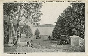 Archivo:Cedar Glen, one of themany free tourists' camp sites in Peninsula State Park, Door County,... (NBY 562)