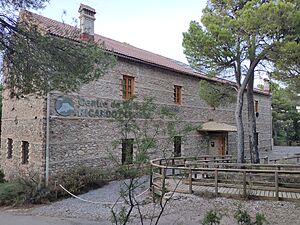 Archivo:Centro de Visitantes y Gestión Ricardo Codorniu. Sierra Espuña