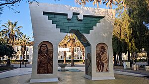 Archivo:Cesar-chavez-arch