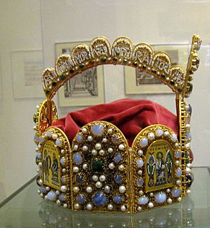 Archivo:Corona der Emperador del Sacro Imperio Romano Germánico