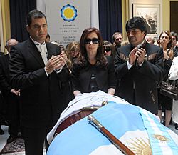 Archivo:Funeral Nestor Kirchner, Correa y Evo