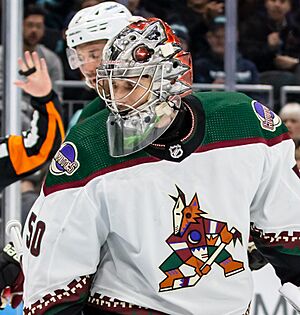 Archivo:Ivan Prosvetov with the Arizona Coyotes