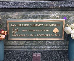Archivo:Lemmy's Grave