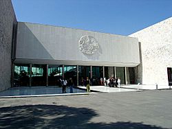 Archivo:National Museum of Anthropology and History
