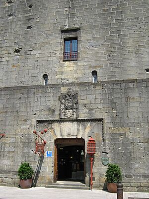 Archivo:Parador Carlos V 2
