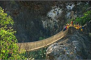 Puente de Pucayacu entre Llama y Yauya.jpg