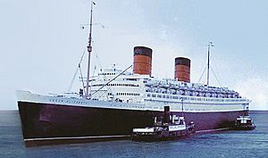 Archivo:RMS Queen Elizabeth tugs