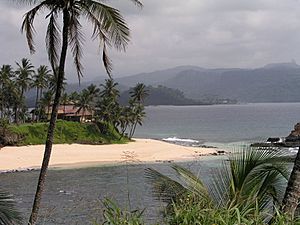 Archivo:São Tomé - Resort Pestana Equador