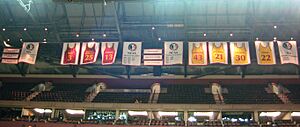 Archivo:Tuckerbanners