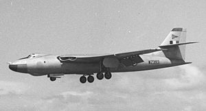 Archivo:Vickers Valian B.1 WZ393 90 Sqn SGT 10.06.57