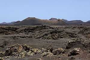Archivo:Vulkankegel auf Lanzarote 7284