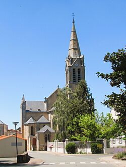 Église de Saint-Fulgent.jpg