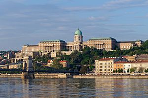 Archivo:20190502 Zamek w Budapeszcie 0647 1862 DxO