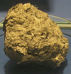 Archivo:ALH84001 meteorite Smithsonian