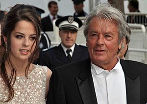 Archivo:Alain & Anouchka Delon Cannes 2010