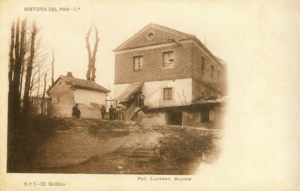 Archivo:Alcalá de Henares (Jean Laurent 1901) Molino Borgoñón o del Colegio, postal