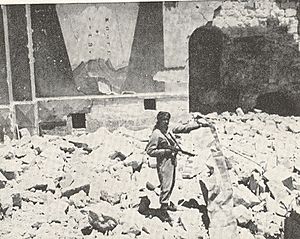 Archivo:Arab Legion soldier in ruins of Hurva