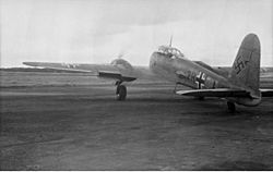 Archivo:Bundesarchiv Bild 101I-363-2269-31A, Frankreich, Flugzeug Me 210