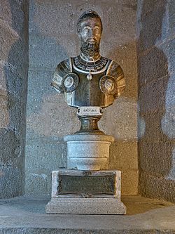 Archivo:Busto de Carlos V, Palacio de Mirabel (Plasencia)