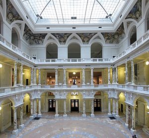 Archivo:Corps de Logis Hofburg interior2