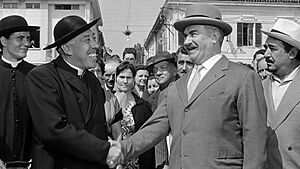 Archivo:Don Camillo Peppone il ritorno