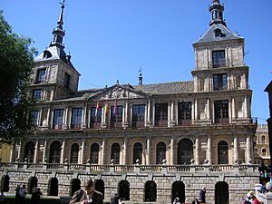 Archivo:El ayuntamiento de Toledo
