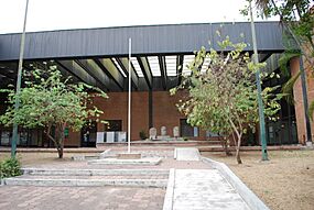 Archivo:FacadeMusRegionalTuxtla