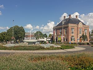 Archivo:Hoofddorp., het Polderhuis (RM510067) in straatzicht foto3 20115-08-28 16.33