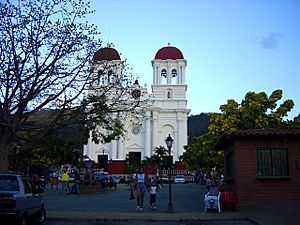 Archivo:IglesiaSopetrán