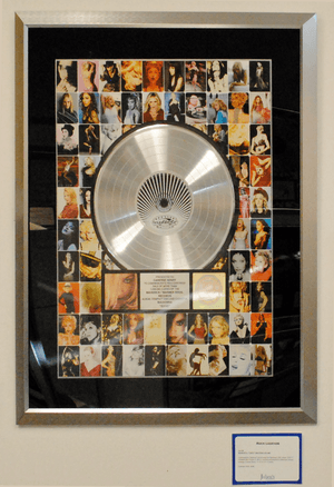 Archivo:Madonna platinum record 2