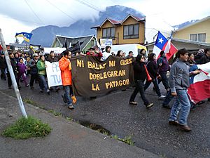 Archivo:Marcha en Puerto Aysén 2