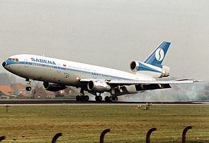 Archivo:McDonnell Douglas DC-10-30CF, Sabena AN0199457