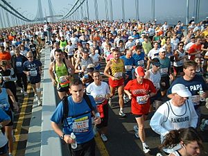 Archivo:New York marathon Verrazano bridge