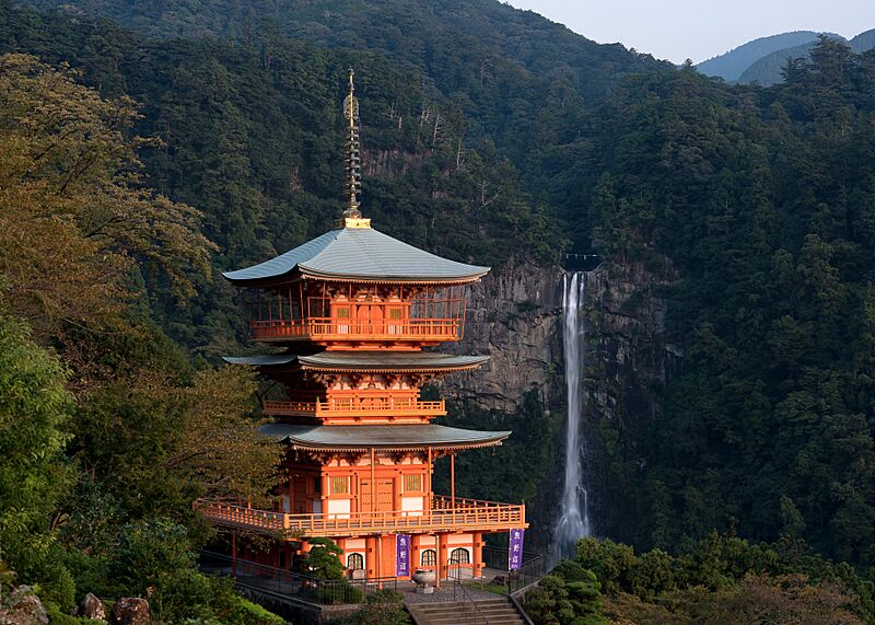 Pagoda and Nachi Falls 2017-10-12