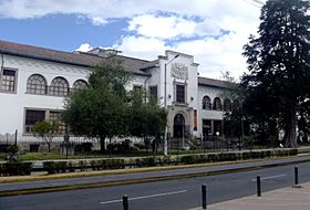 Archivo:Palacio Benjamín Carrión