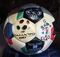 Archivo:Pallone mondo dei campionati fifa di italia 90