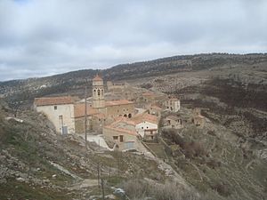 Archivo:Panorámica del barrio de Monjuí y de la Iglesia Parroquial de Cañada de Benatanduz