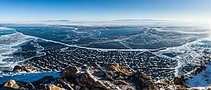 Archivo:Panorama of lake Baikal