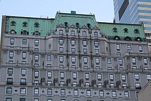 Archivo:Paramount Hotel Nov 2021 05