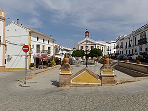 Archivo:Plaza de la Constitución (La Puebla de los Infantes)