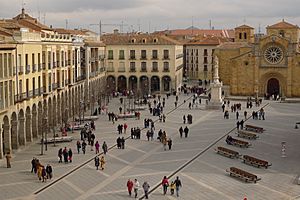 Archivo:Plaza del Mercado Grande, Ávila