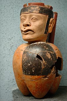 Archivo:Precolumbian Statue