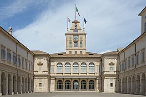 Archivo:Quirinale cortile interno Roma