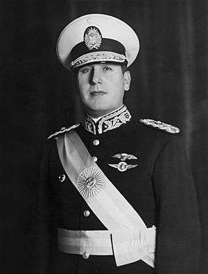 Archivo:RETRATO FOTOGRÁFICO DE PERÓN